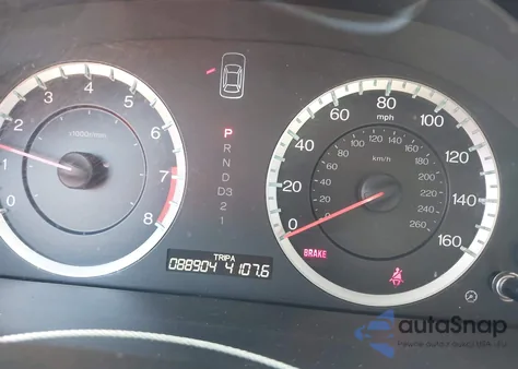 2011 Honda Accord Se z USA, uszkodzony, nr VIN 1HGCP2F61BA141576